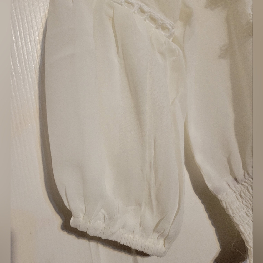 Ivory TurtleNeck Detailed Top - Picture 4 of 7